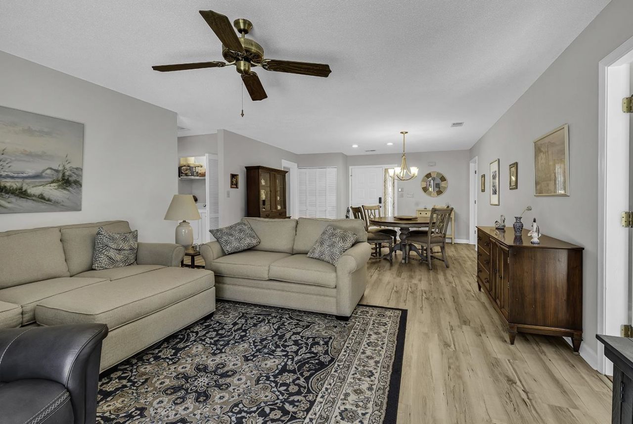 130 Berry Tree Ln.  Photo 8