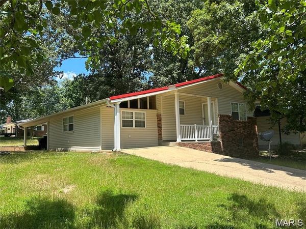 2011 Woodland Road , Poplar Bluff, MO 63901