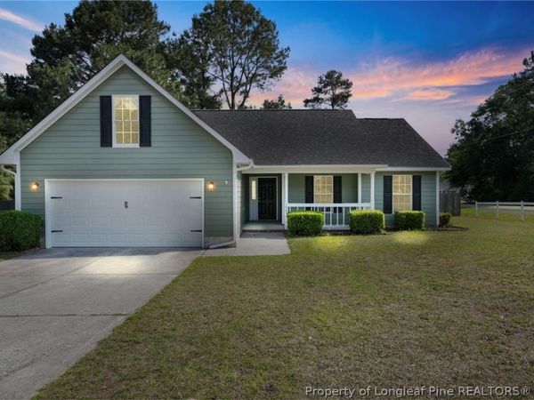 102 Winterfield Drive, Raeford, NC 28376