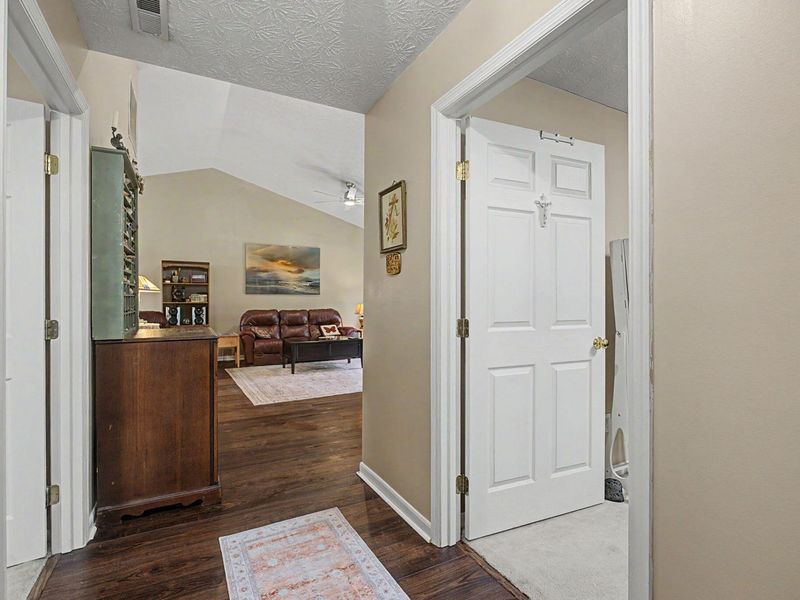 5005 Twin Lakes Circle, Englewood, OH 45322 Photo 7