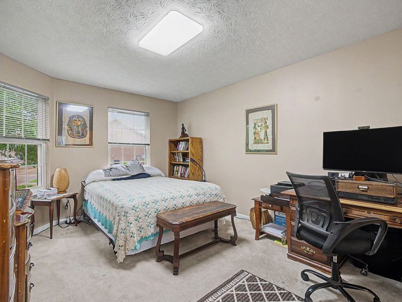 5005 Twin Lakes Circle, Englewood, OH 45322 Photo 8