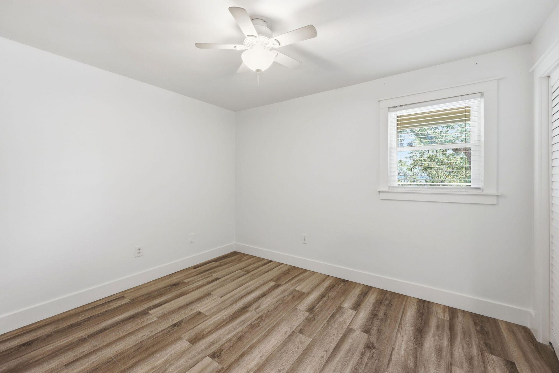 404 Saint Charles Court Photo 13