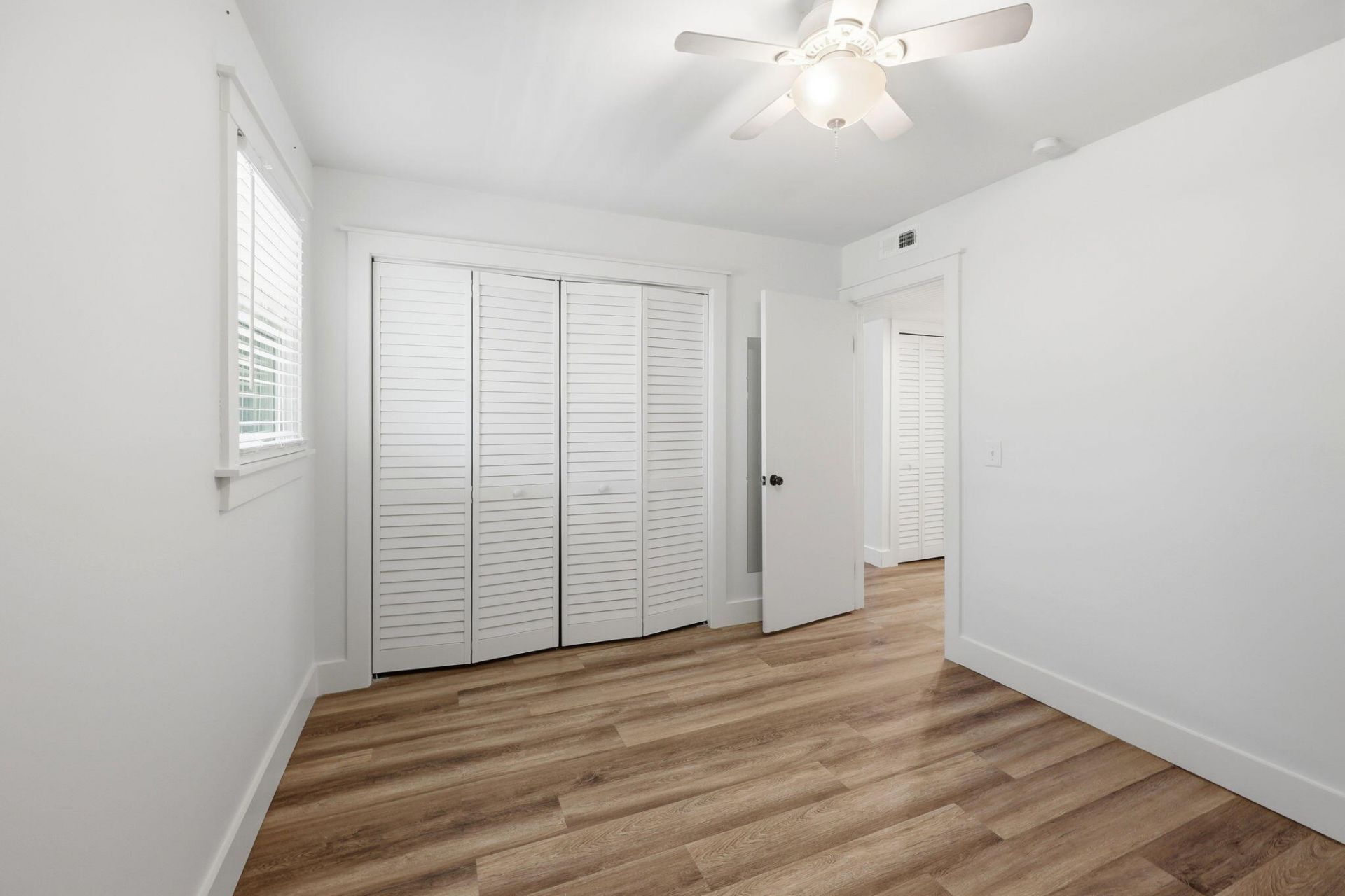 404 Saint Charles Court Photo 14
