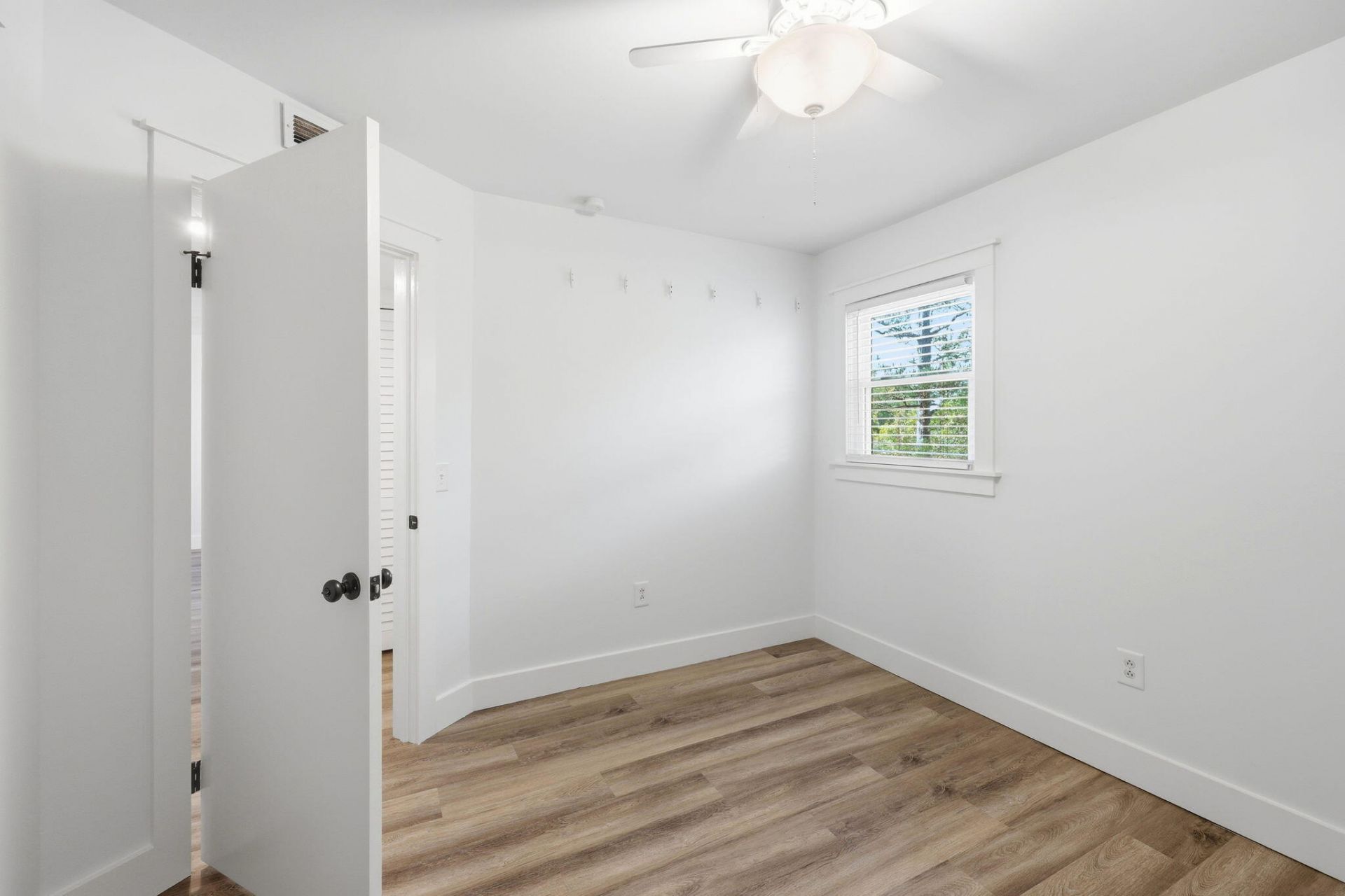 404 Saint Charles Court Photo 19