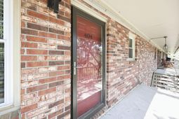 404 Saint Charles Court photo 4