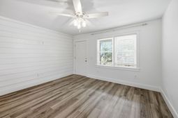 404 Saint Charles Court photo 4