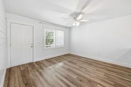 404 Saint Charles Court photo 4