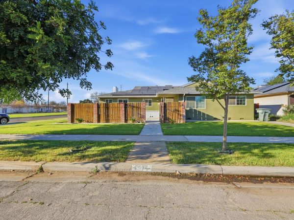 1214 E Mesa Ave, Fresno, CA 93710