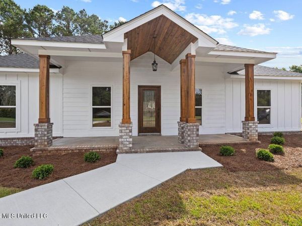 129 Southern Hills Drive, Lucedale, MS 39452