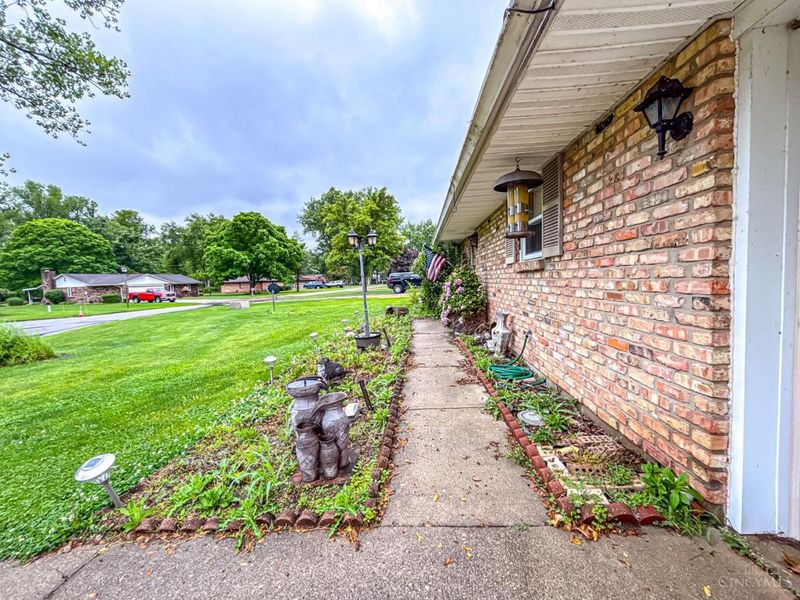 250 Sunnybrook Trail, Enon, OH 45323 Photo 2
