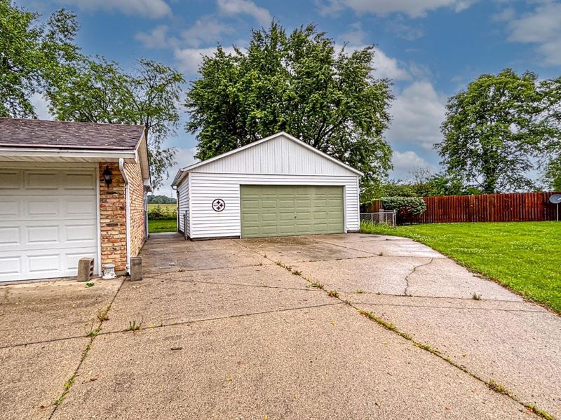 250 Sunnybrook Trail, Enon, OH 45323 Photo 27