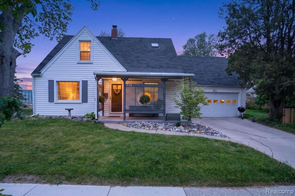 338 Kensington Road, Lansing, MI 48910 Main Photo