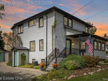 128 S SLATER Street, Lake Orion Vlg, MI 48362