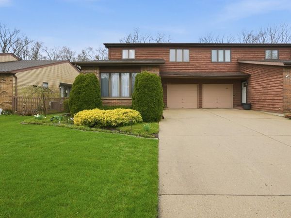 312 Brookdale Drive , Unit A, Bloomingdale, IL 60108