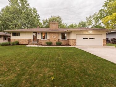 13239 Cherokee Trail, Middleburg Heights, OH 44130