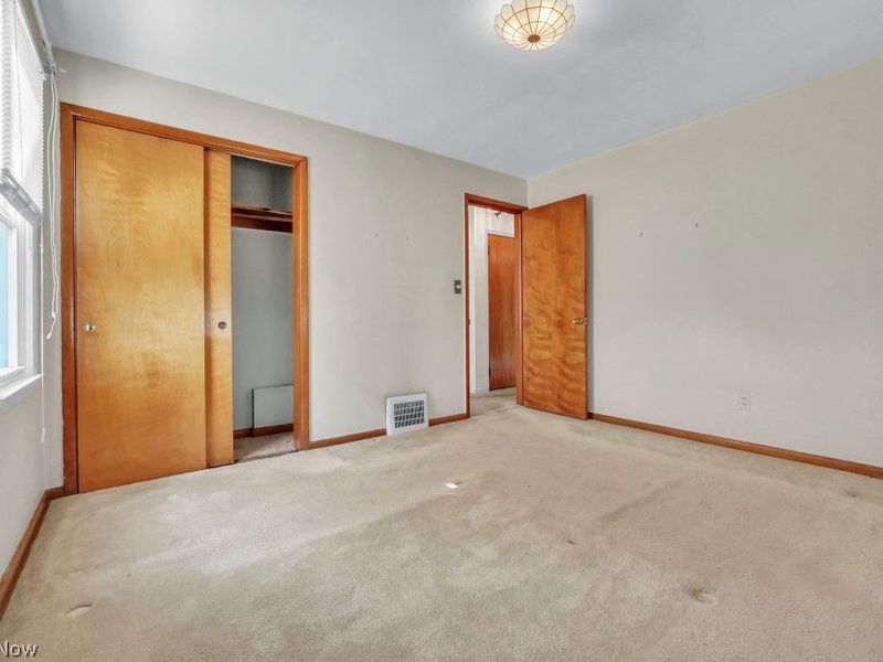 13708 Woodward Boulevard, Garfield Heights, OH 44125 Photo 10