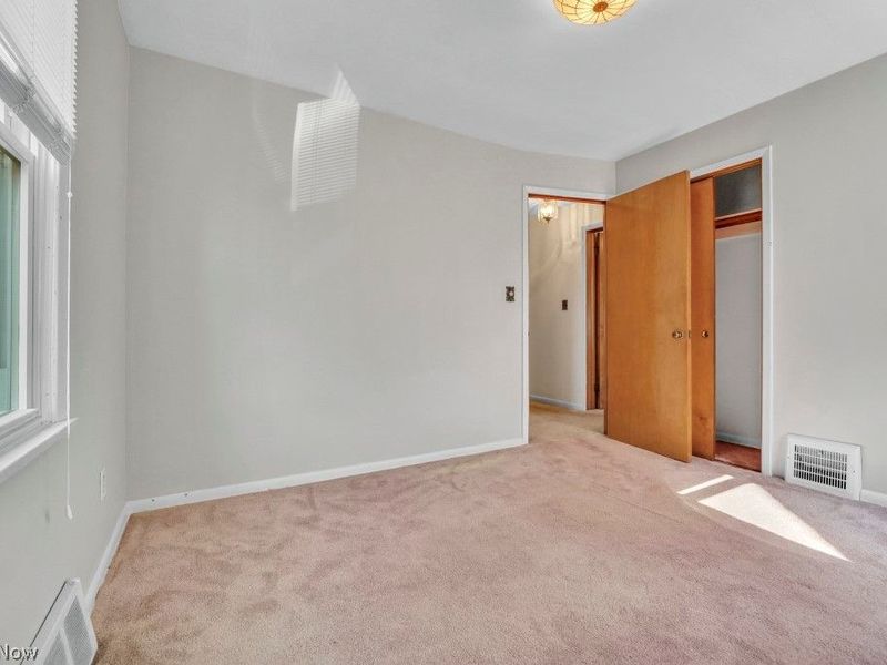 13708 Woodward Boulevard, Garfield Heights, OH 44125 Photo 11