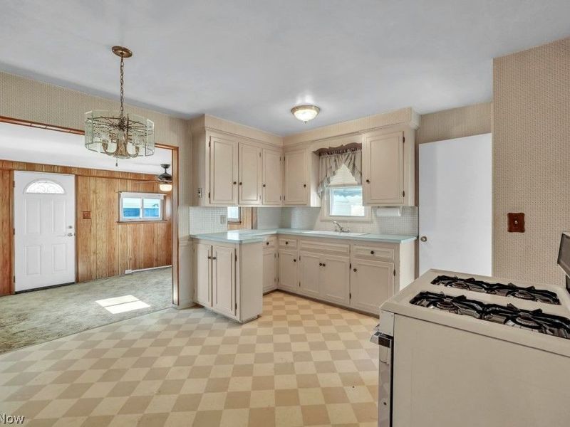 13708 Woodward Boulevard, Garfield Heights, OH 44125 Photo 21