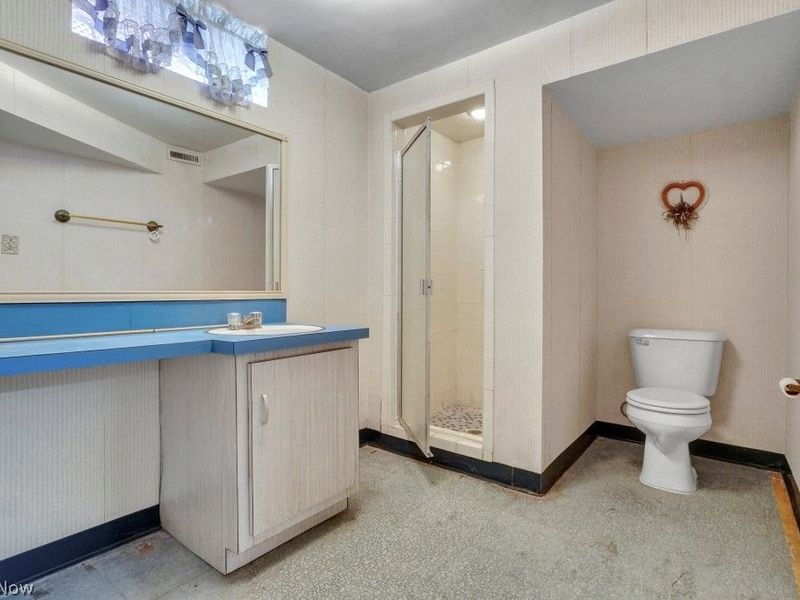 13708 Woodward Boulevard, Garfield Heights, OH 44125 Photo 26