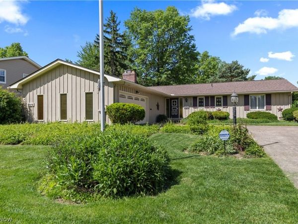 3516 Meadowbrook Drive, Lorain, OH 44053