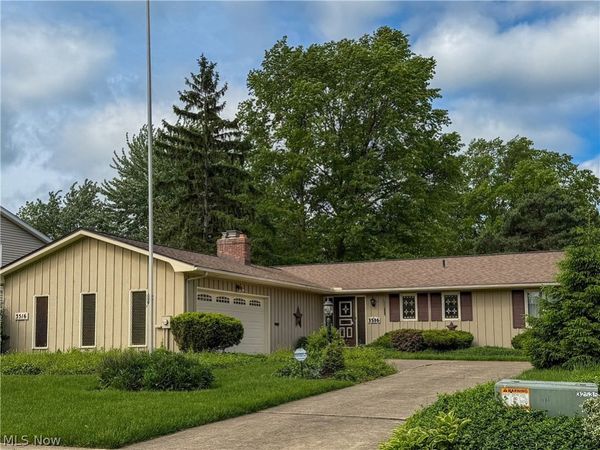 3516 Meadowbrook Drive , Lorain, OH 44053