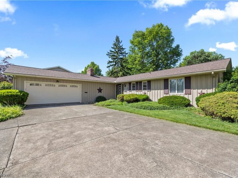 3516 Meadowbrook Drive, Lorain, OH 44053 Photo 2