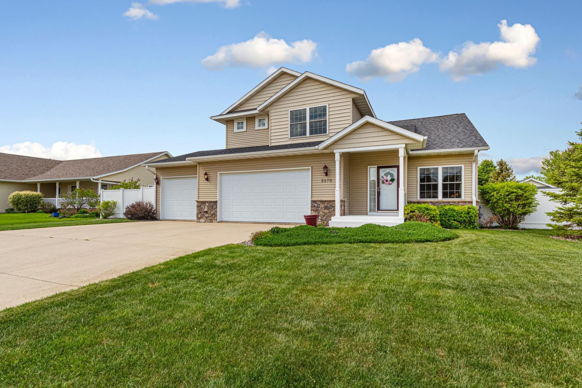 2570 Fox Hollow Lane, Owatonna, MN 55060 Main Photo
