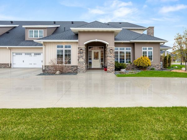 5010 Prosperity Way S, Fargo, ND 58104