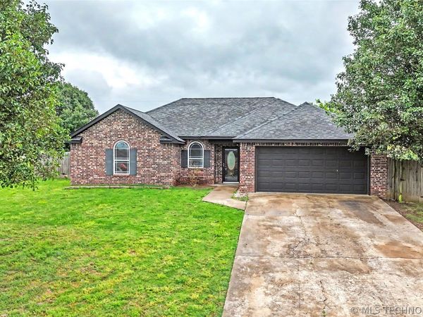 14240 N Mandy Road , Tahlequah, OK 74464