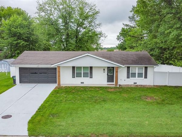510 Country Meadow Lane, Belleville, IL 62221