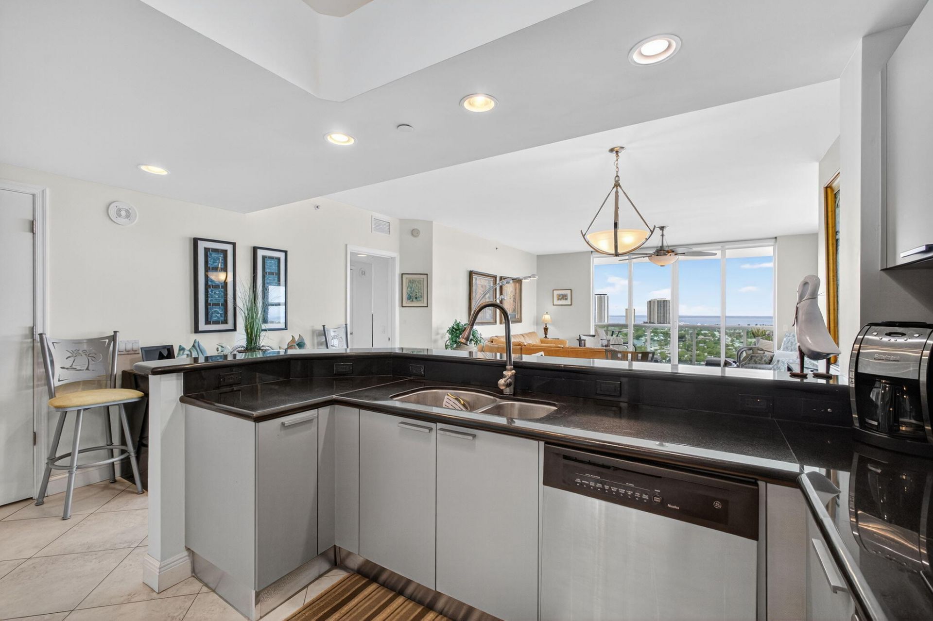 2640 Lake Shore Drive, Unit 1716, Riviera Beach, FL 33404 Photo
