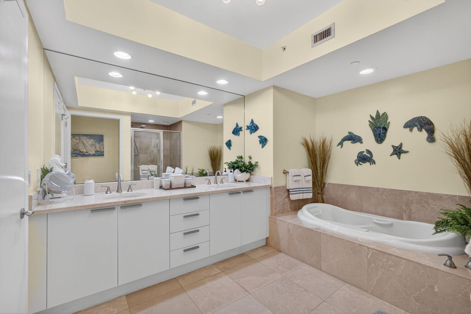 2640 Lake Shore Drive, Unit 1716, Riviera Beach, FL 33404 Photo