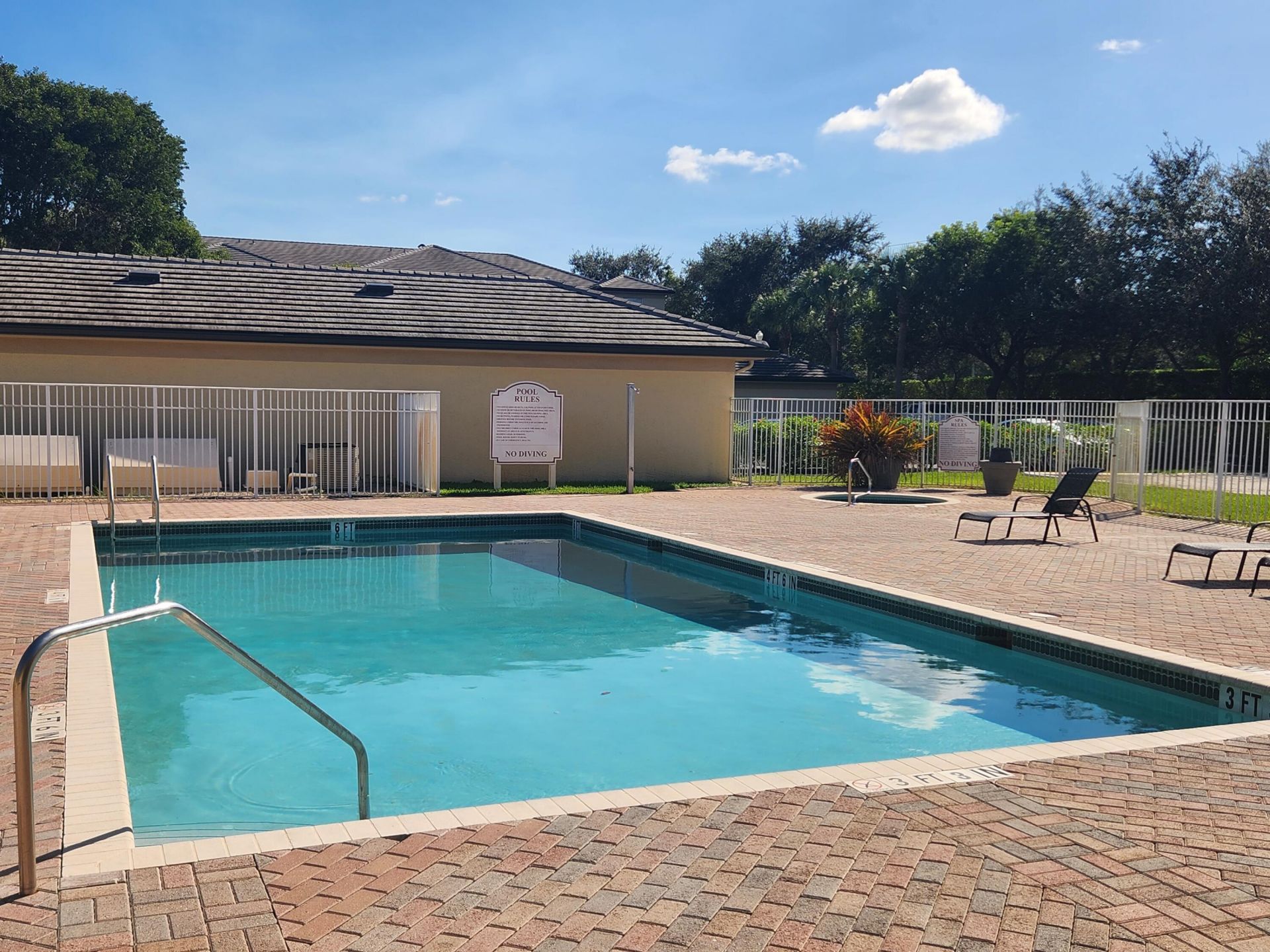 2060 Greenview Shores Boulevard, Unit 305, Wellington, FL 33414 Photo