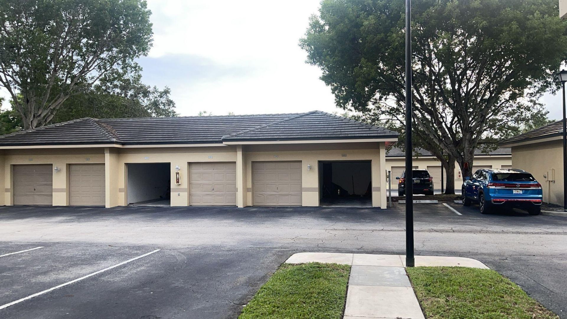 2060 Greenview Shores Boulevard, Unit 305, Wellington, FL 33414 Photo