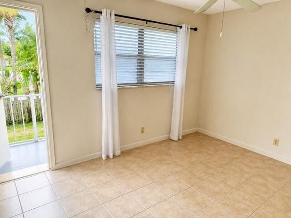 660 Glouchester Street, Unit 206, Boca Raton, FL 33487