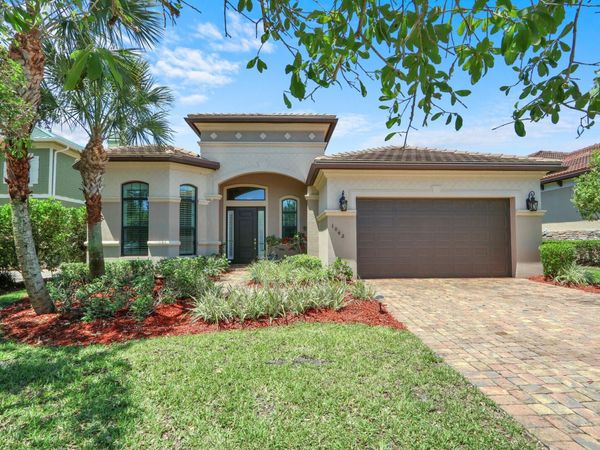 1042 NE Savanna Oaks Way, Jensen Beach, FL 34957