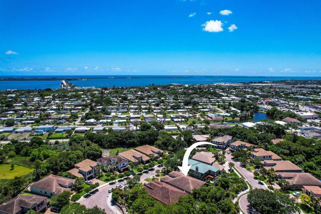 1042 NE Savanna Oaks Way, Jensen Beach, FL 34957 Photo