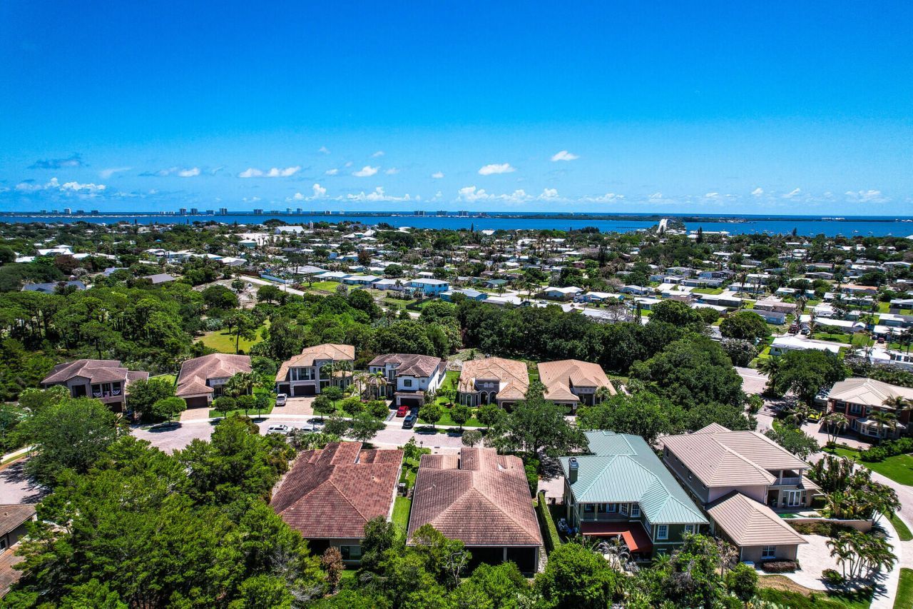 1042 NE Savanna Oaks Way, Jensen Beach, FL 34957 Photo