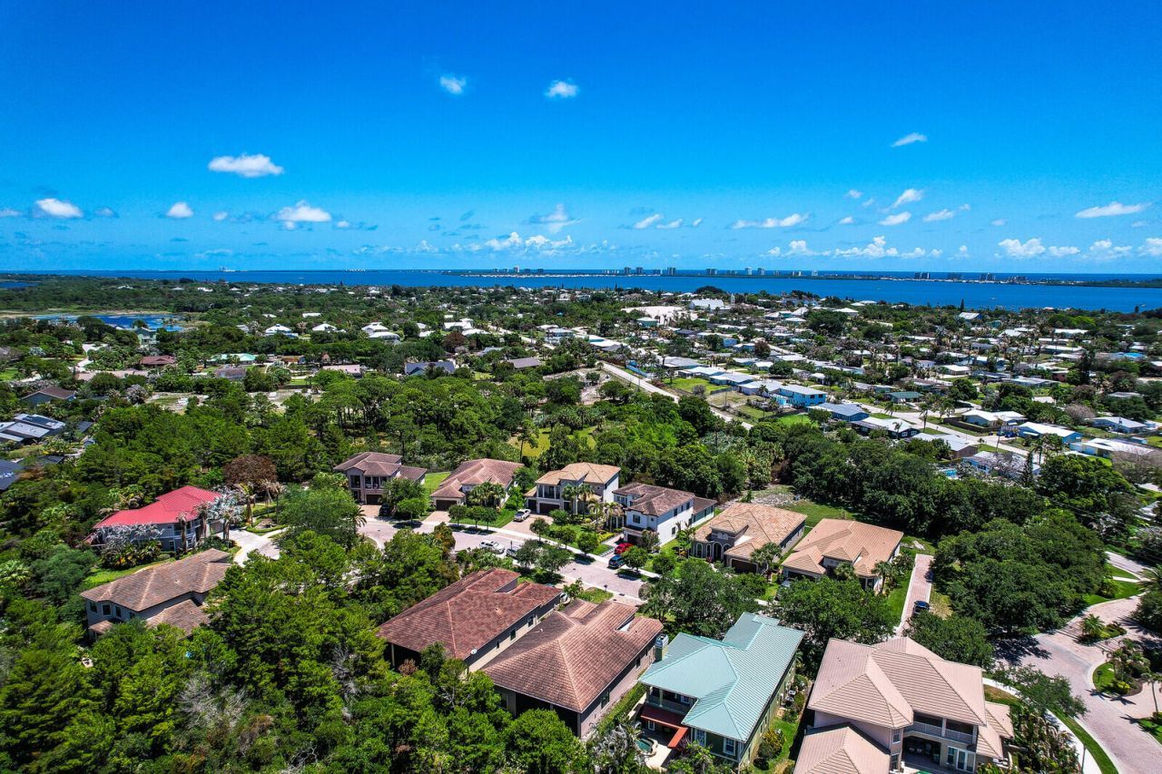 1042 NE Savanna Oaks Way, Jensen Beach, FL 34957 Photo