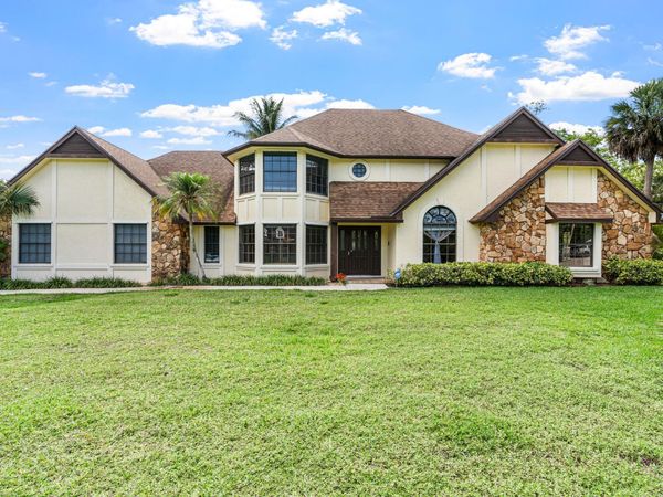 3693 Valley Park Way, Wellington, FL 33467
