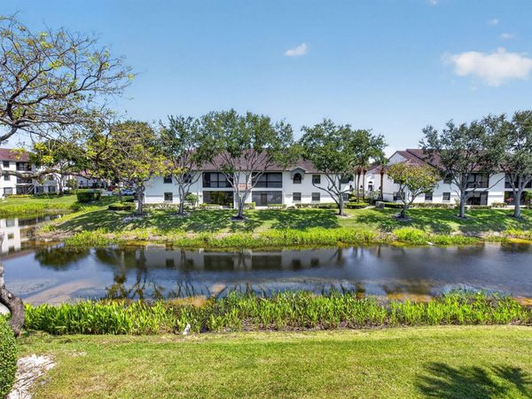 5153 Floria Drive, Unit M, Boynton Beach, FL 33437