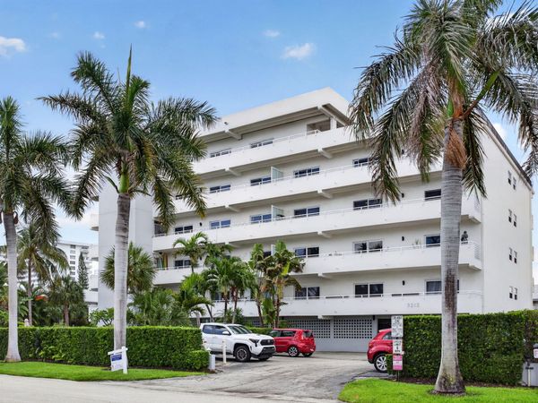 3212 NE 12th Street, Unit Apt 204, Pompano Beach, FL 33062