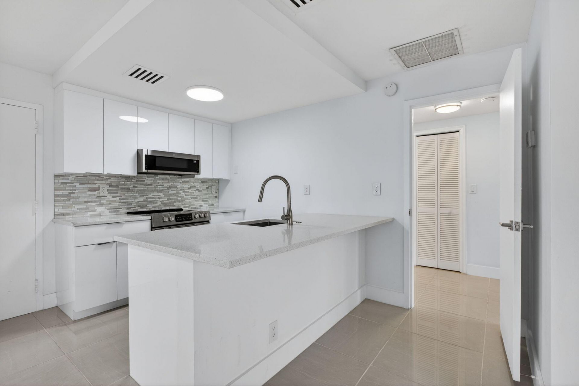 3212 NE 12th Street, Unit Apt 204, Pompano Beach, FL 33062 Photo