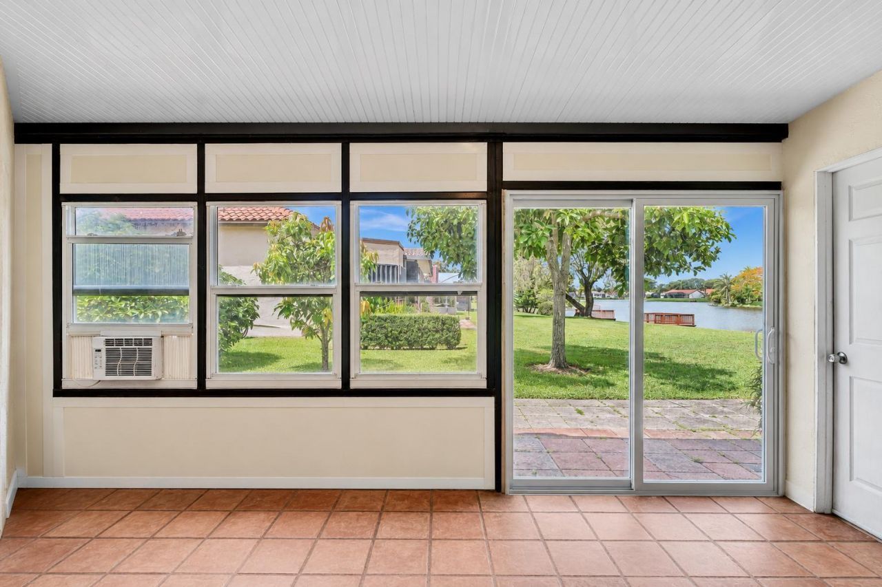 5463 Alta Way, Lake Worth, FL 33467 Photo