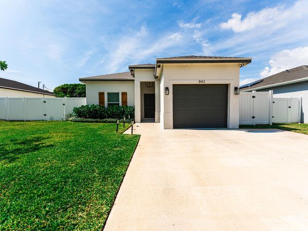 842 NW 9th Avenue, Boynton Beach, FL 33426