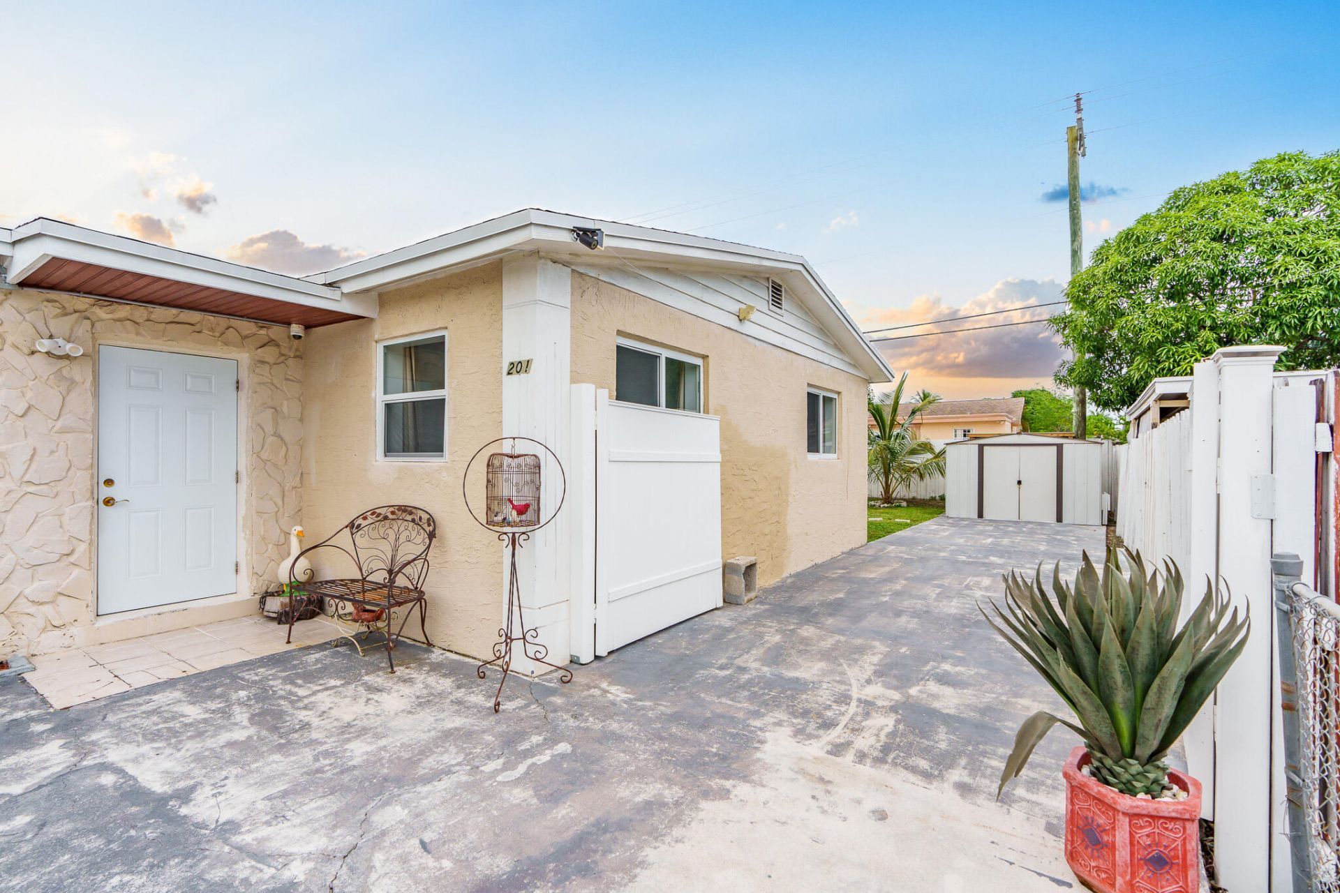 201 NE 28th Court, Boynton Beach, FL 33435 Photo