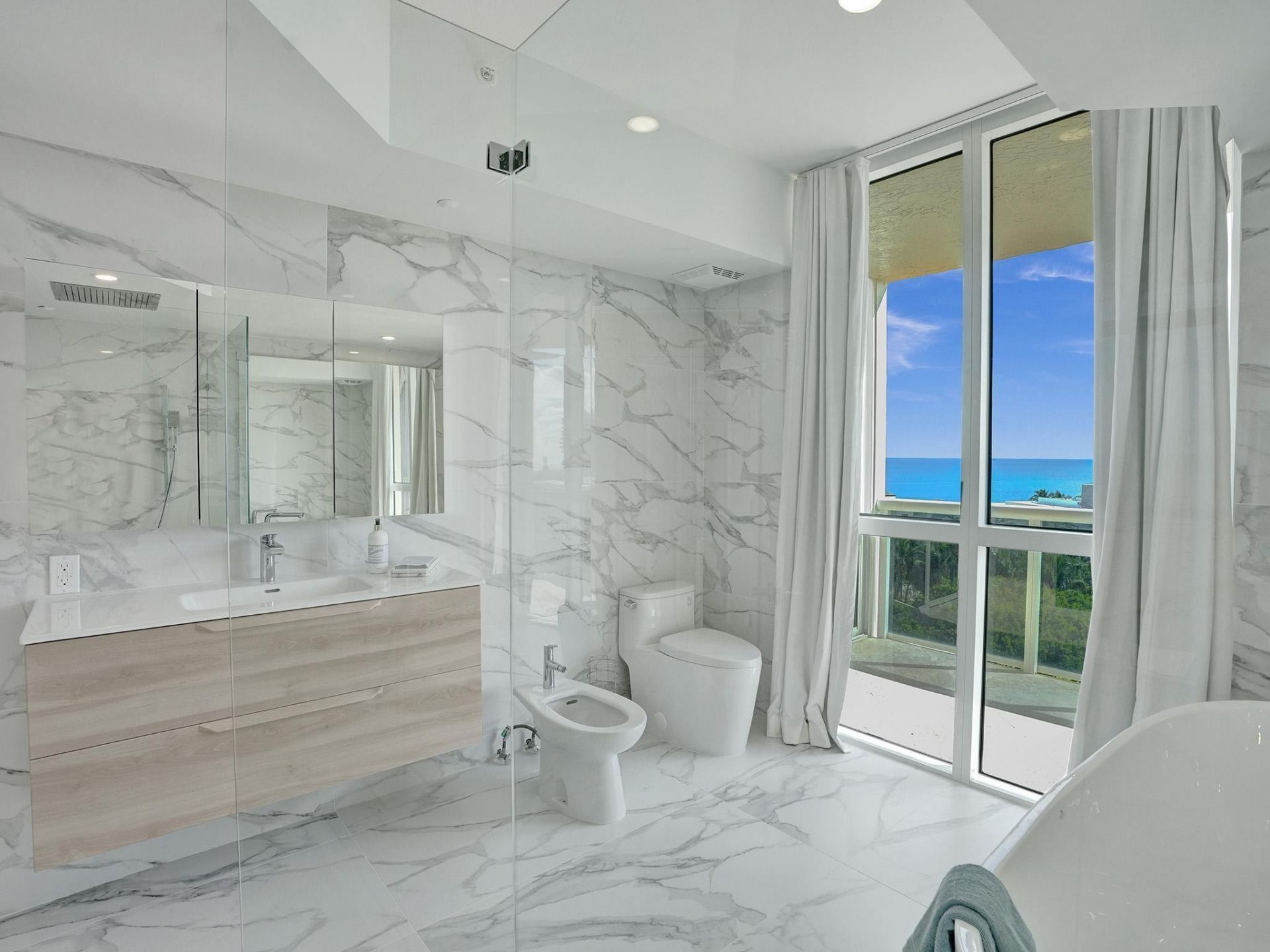 3100 N Ocean Boulevard, Unit 808, Fort Lauderdale, FL 33308 Photo