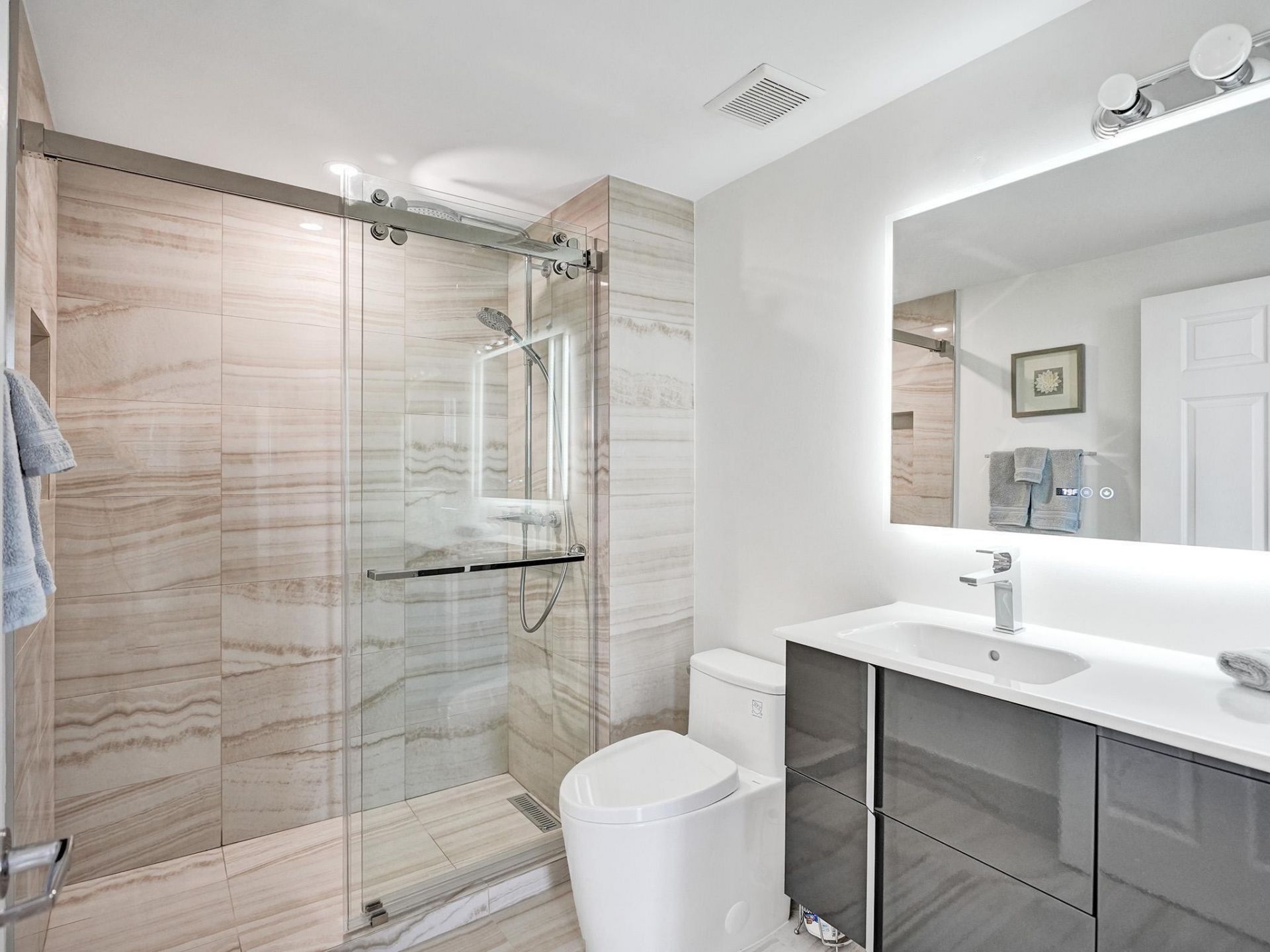 3100 N Ocean Boulevard, Unit 808, Fort Lauderdale, FL 33308 Photo