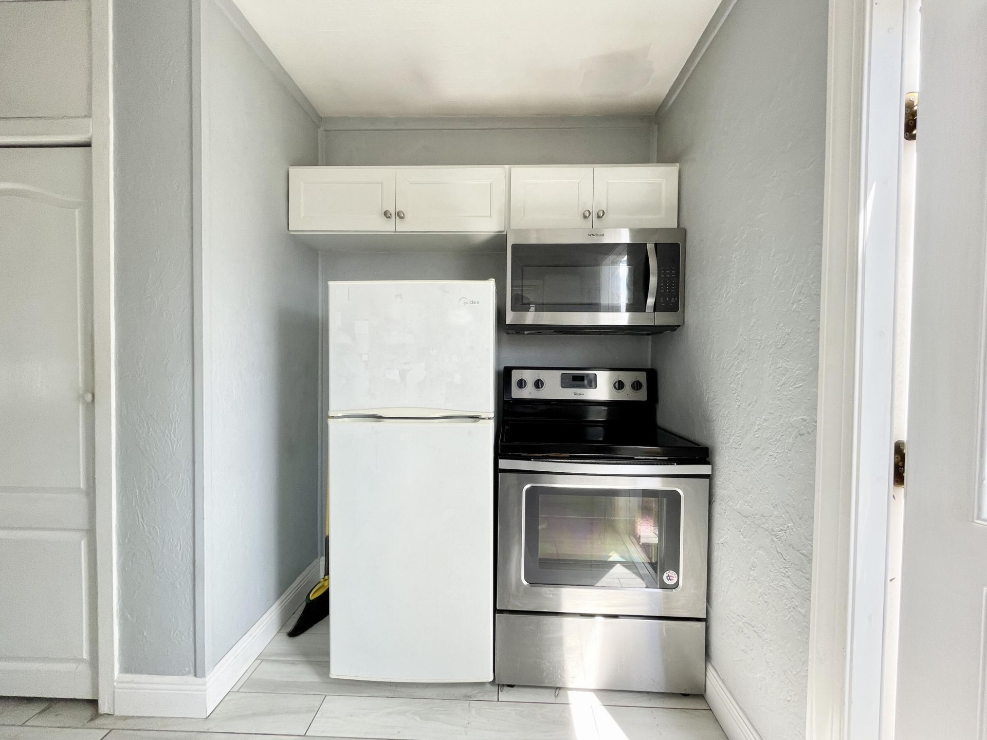 736 Rockland Drive, West Palm Beach, FL 33405 Photo