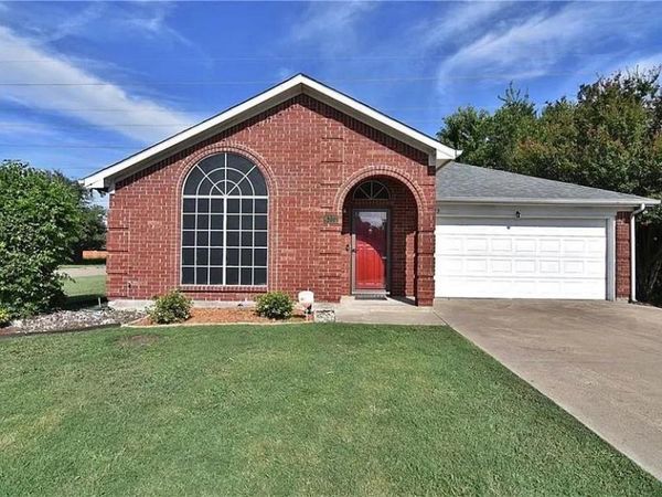 6323 Brookbriar Court, Arlington, TX 76018
